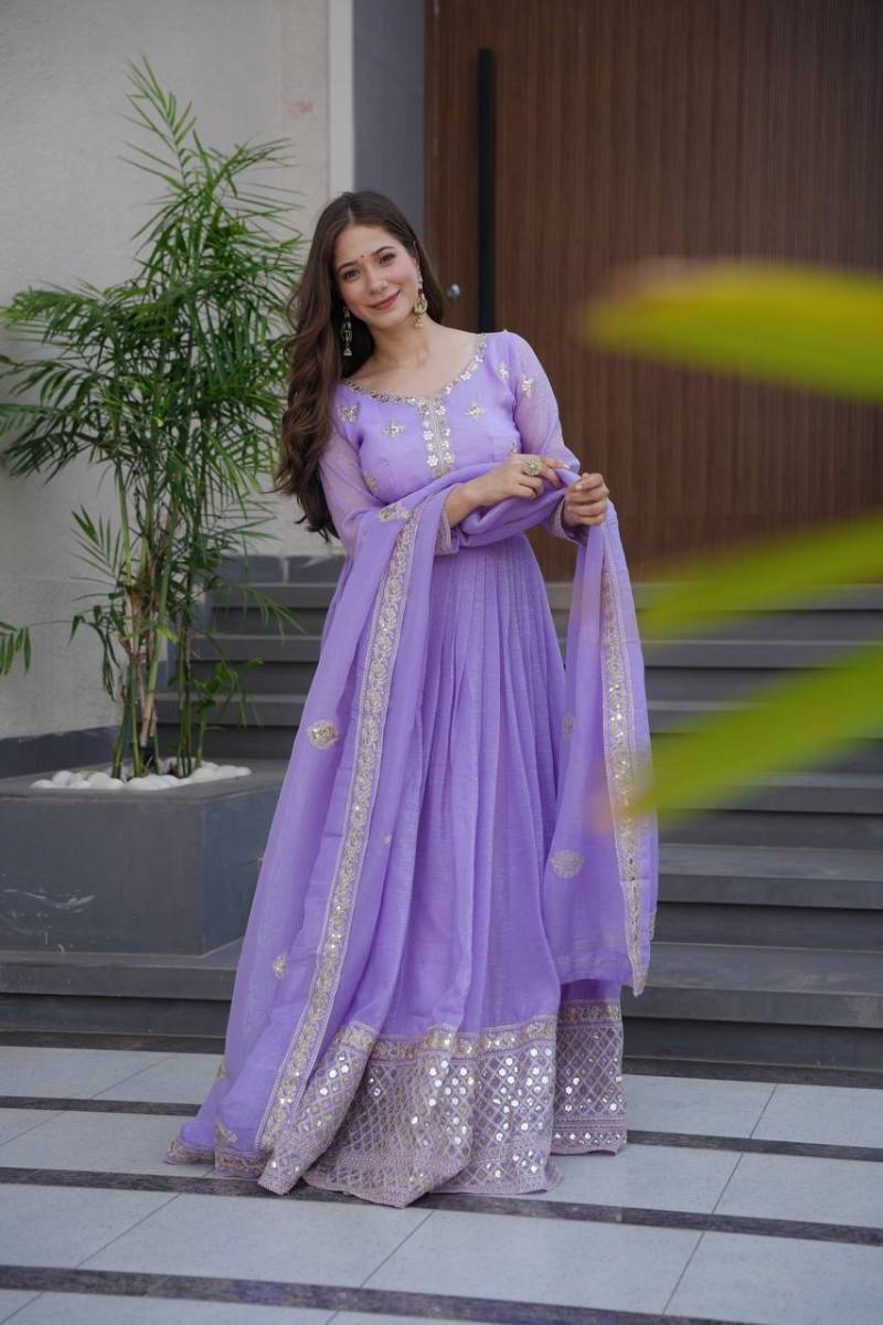 Bt 5011 Crunchy Silk Embroidery Worked Designer Gown Collection