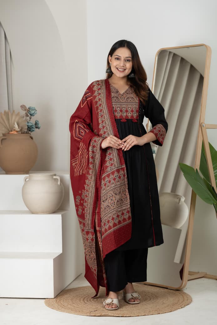 Naisha K 419 Designer Kurti Pant And Dupatta Collection
