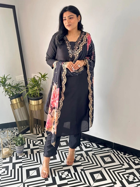 Dhruvi 461 Viscose Embroidered Black Kurti Set With Dupatta